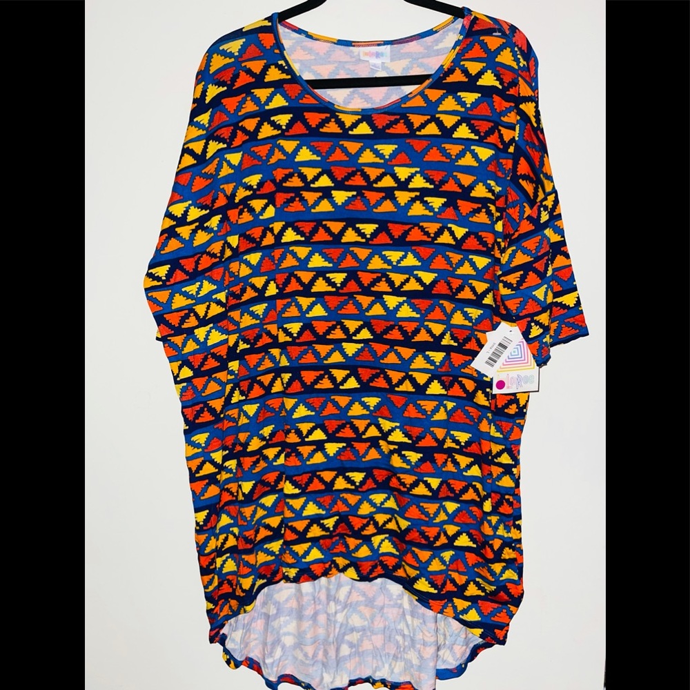 NWT✨LuLaRoe Pattern Irma Top